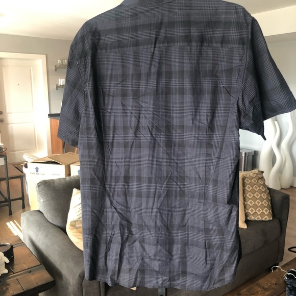 Short Sleeve Button Down NWT - Picture 2 of 4